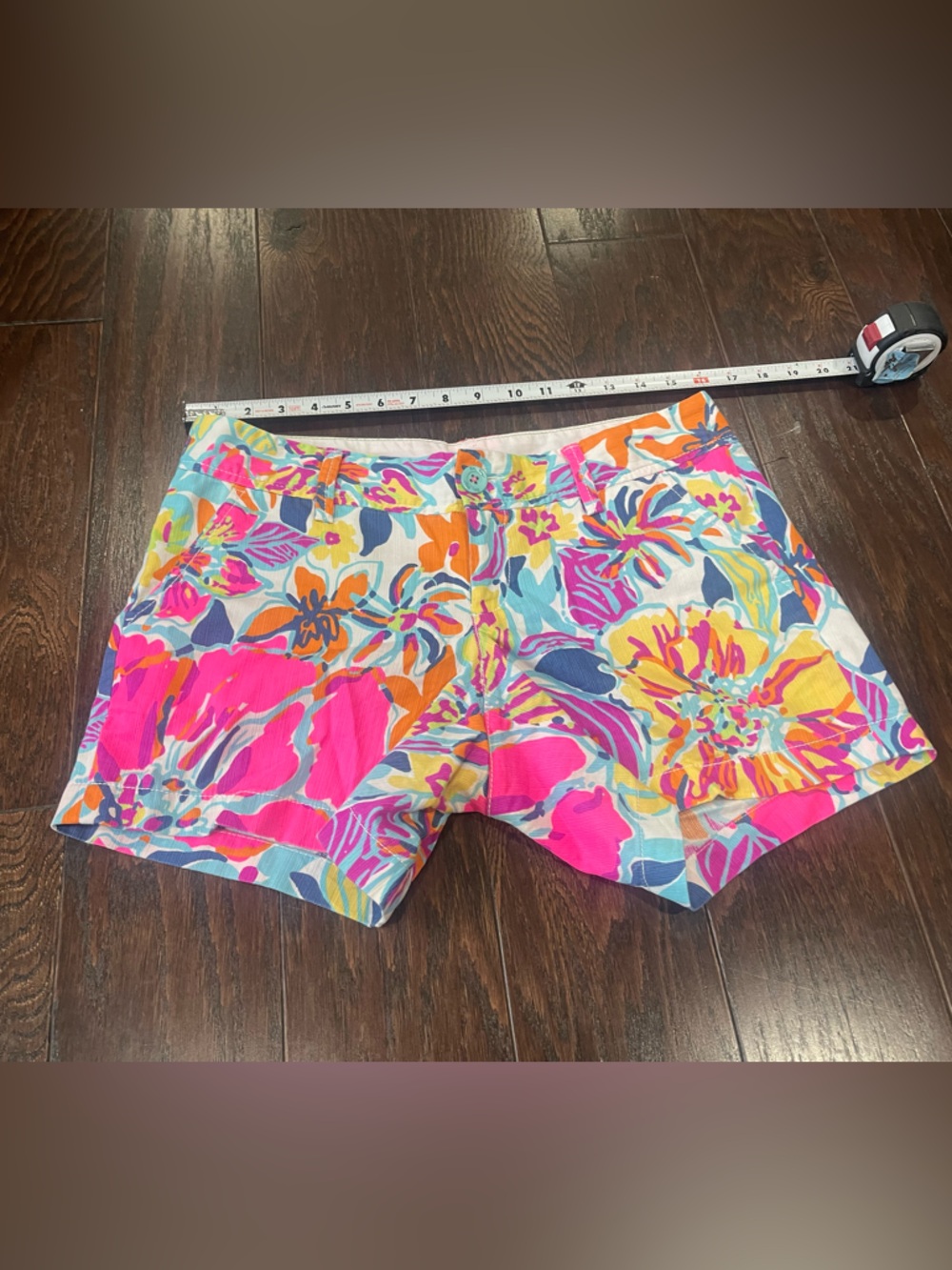 Lilly Pulitzer Women Size 4 Vibrant Multi-Color Floral Cotton Callahan Short - Picture 3 of 9